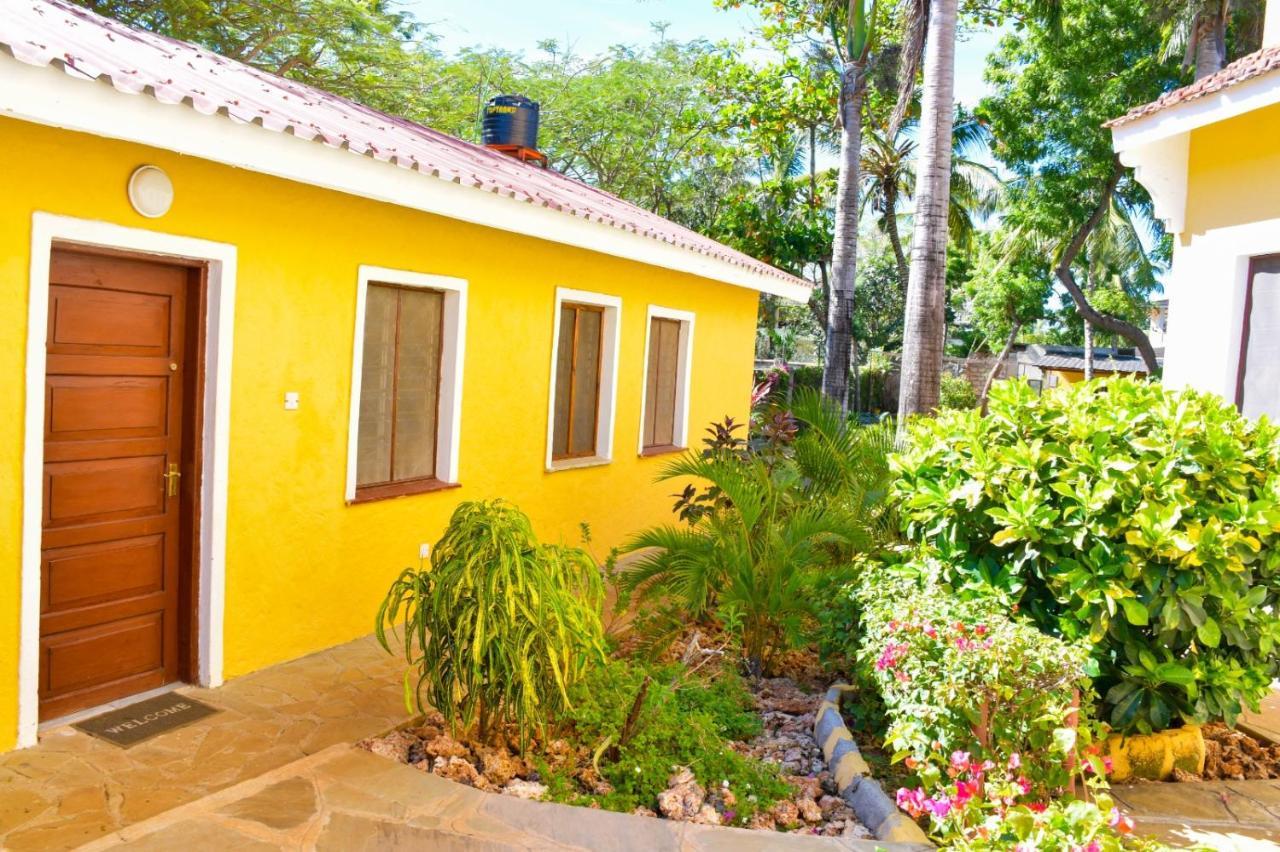 Apartmenthaus Salama Villen In Diani Diani Beach Eksteriør bilde